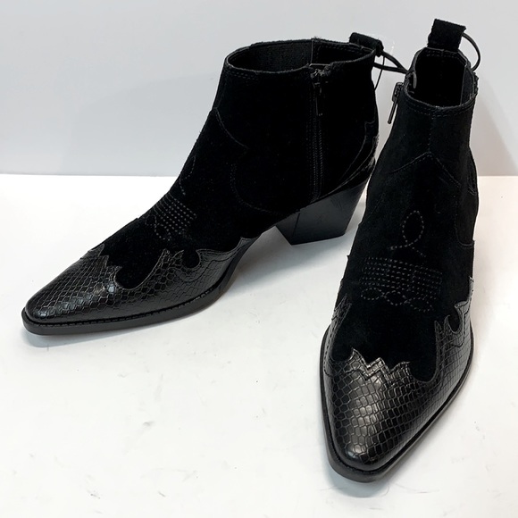 Zara Shoes - NWT🖤Zara Black Leather Booties